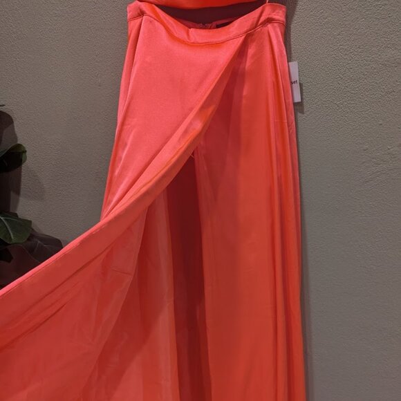 NWT- Midnight Doll 2-Piece Formal Dress – Neon Orange Satin – Size 7 ✨🧡 - Picture 3 of 7